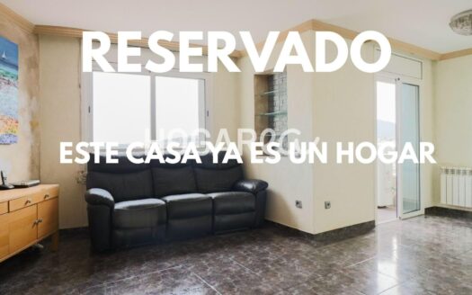 Vivienda de 3 habitaciones, un salón comedor amplio, baño y cocina reformados en Sant Boi