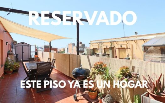 Ático reformado con terraza de 45 m² y 4 dormitorios en el corazón de Gavà