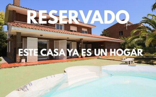 Casa independiente con piscina y vistas al parque en Martorell
