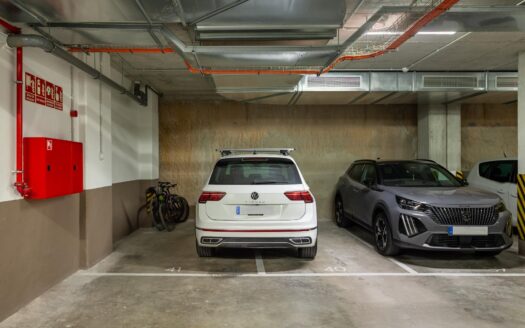 Amplia plaza de Parking en C/ Cobalto con Rambla Marina, L’Hospitalet de Llobregat.