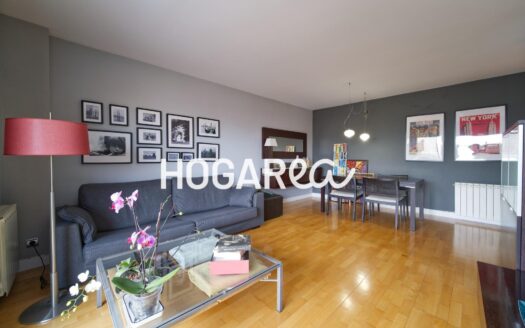 Piso luminoso en Bufalà–Montigalà con 3 habitaciones exteriores, una suite con balcón y vistas despejadas. Amplio salón comedor y cocina con salida a balcón con vistas a la piscina. Finca de 20