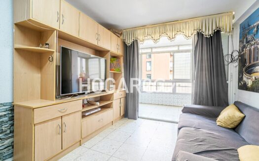 Piso de 77 m2 construido en barrio Los Tilos, calle La Union, 3 habitaciones exteriores,cocina, baño, y balcón cerrado. Vistas despejadas