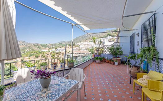 Inversión Estratégica en Frigiliana: Casa de Pueblo de 556 m²