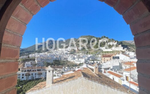 Inversión Estratégica en Frigiliana: Casa de Pueblo de 556 m²