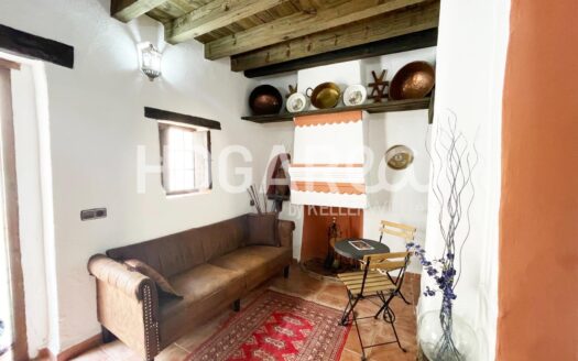 Espectacular casa de pueblo con gran terraza y vistas a Salares (La Axarquía)