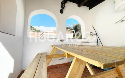 Espectacular casa de pueblo con gran terraza y vistas a Salares (La Axarquía)