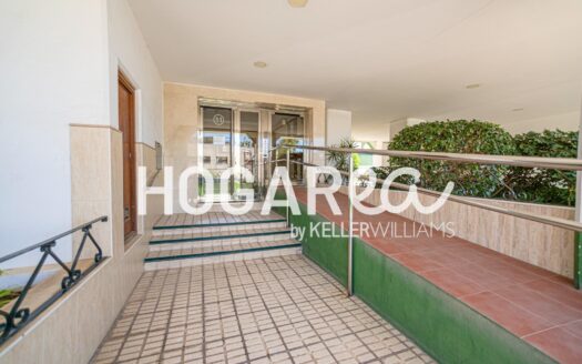 Gran Piso de 121 m² con Orientación Sur, Garaje y Gran Terraza en Planta en Playa Virginia (El Palo)