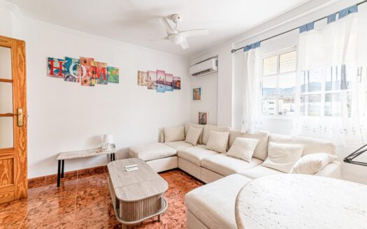 ¡Luminoso, acogedor y listo para disfrutar! Tu hogar en Torremolinos