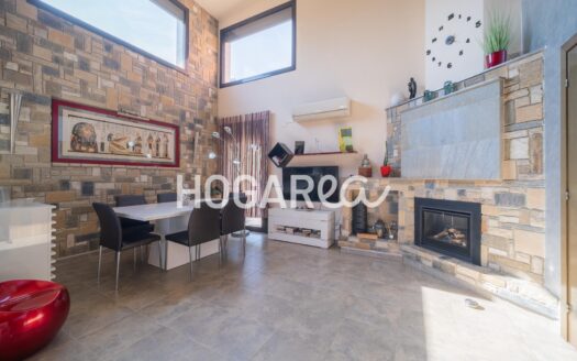 CASA INDEPENDIENTE CON ASCENSOR, PISCINA Y EXCELENTES ACABADOS EN MASQUEFA